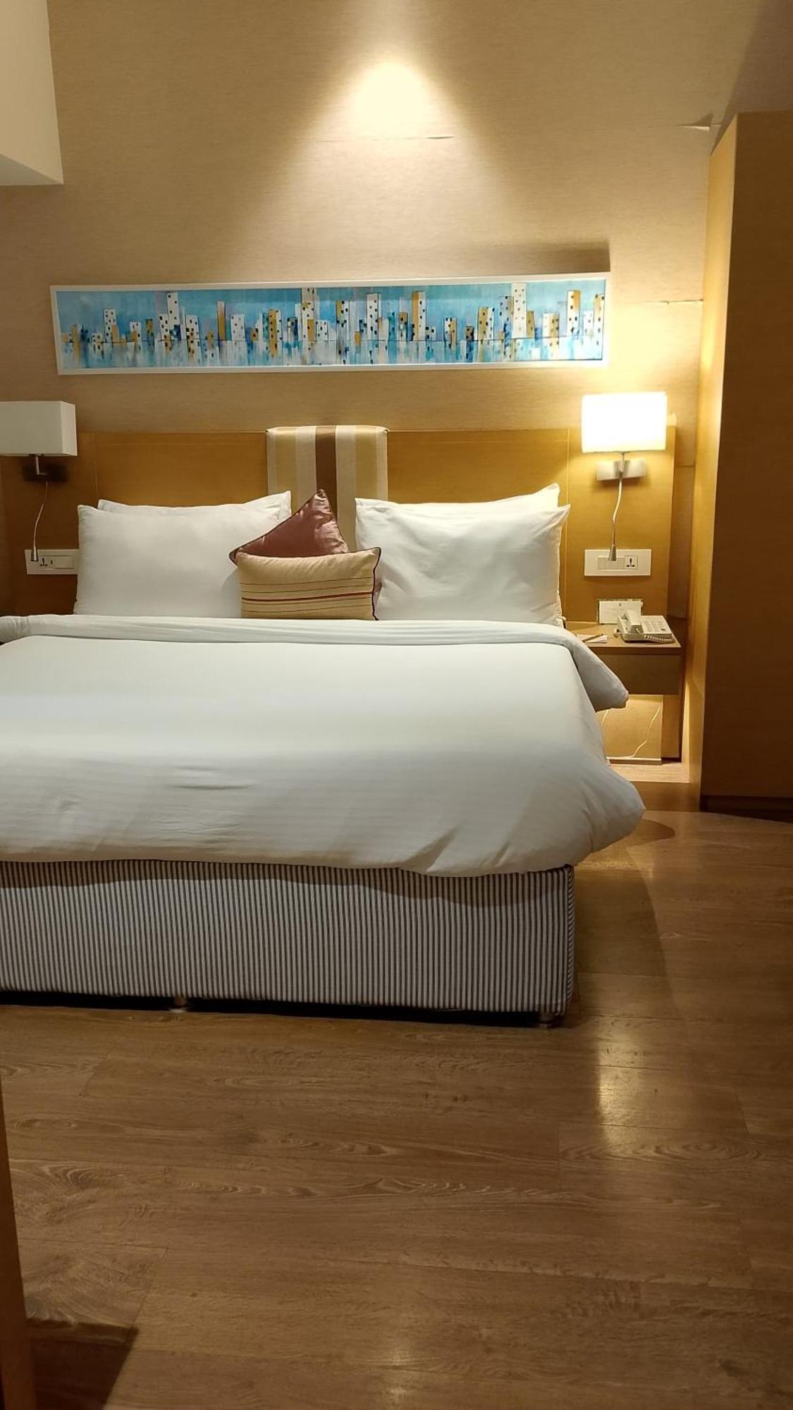 Sarovar Portico Rivera Ахмедабад Екстериор снимка