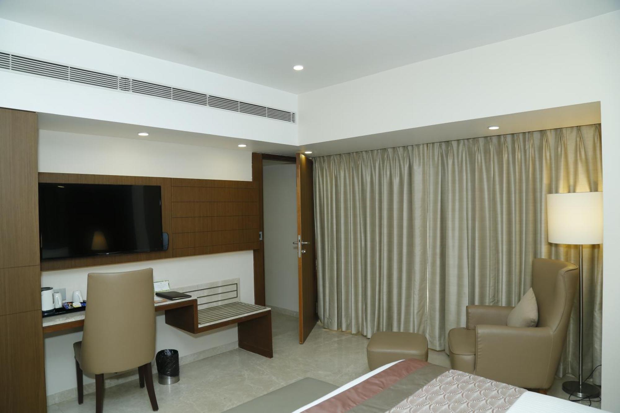 Sarovar Portico Rivera Ахмедабад Екстериор снимка