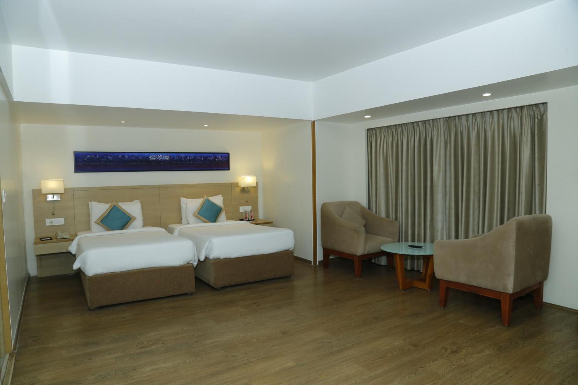 Sarovar Portico Rivera Ахмедабад Екстериор снимка